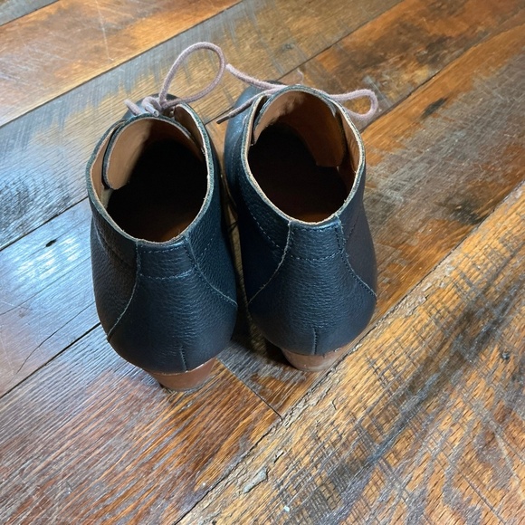 Kork-Ease Helene Black Leather Lace Up Chukka Heel Boots Women’s 8M - Picture 7 of 15